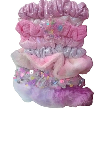 A pack of 8 twisters (scrunchies)